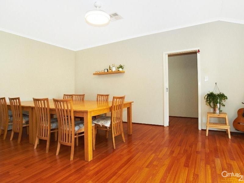 4 Chorus Circle, Atwell WA 6164