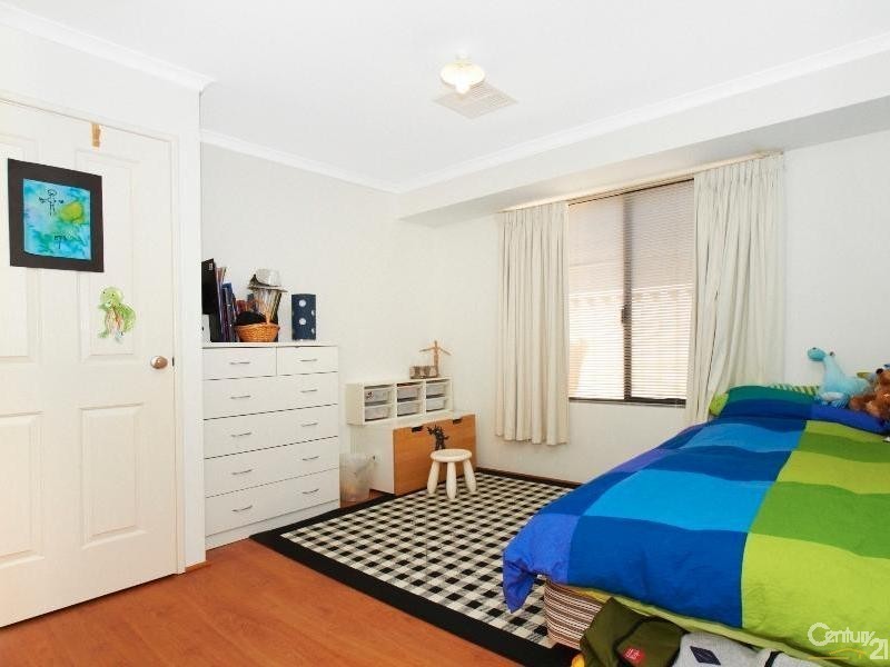 4 Chorus Circle, Atwell WA 6164