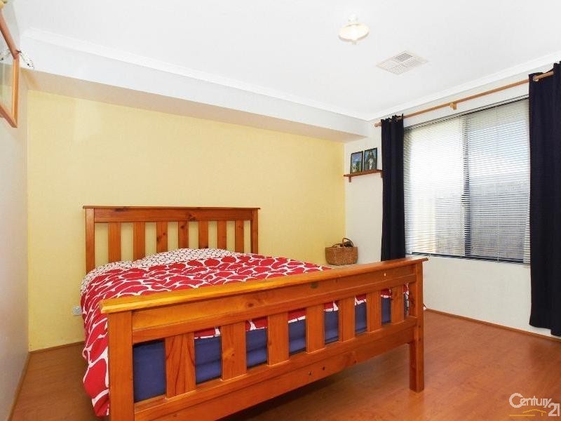 4 Chorus Circle, Atwell WA 6164