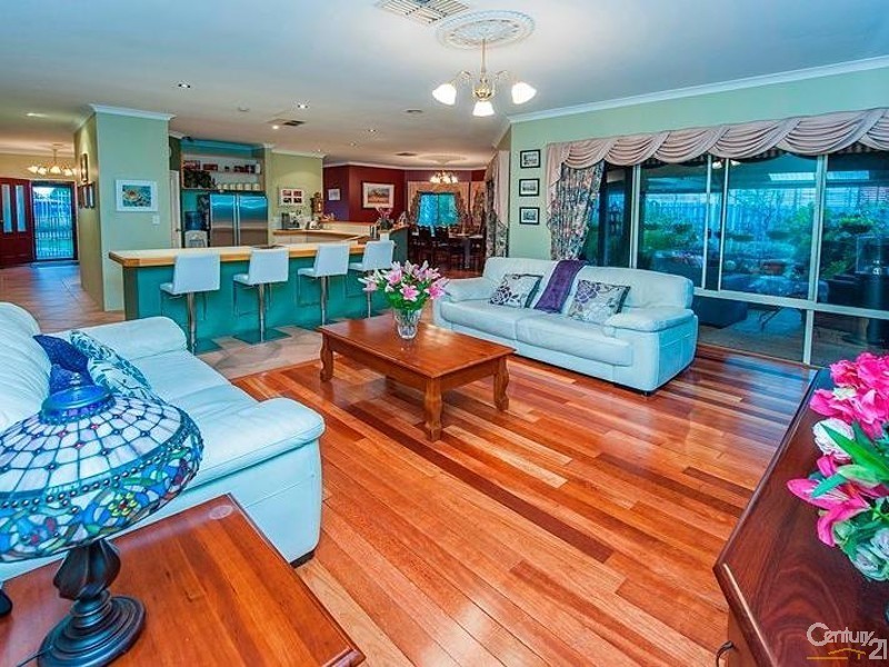 215 Treasure Road, Queens Park WA 6107