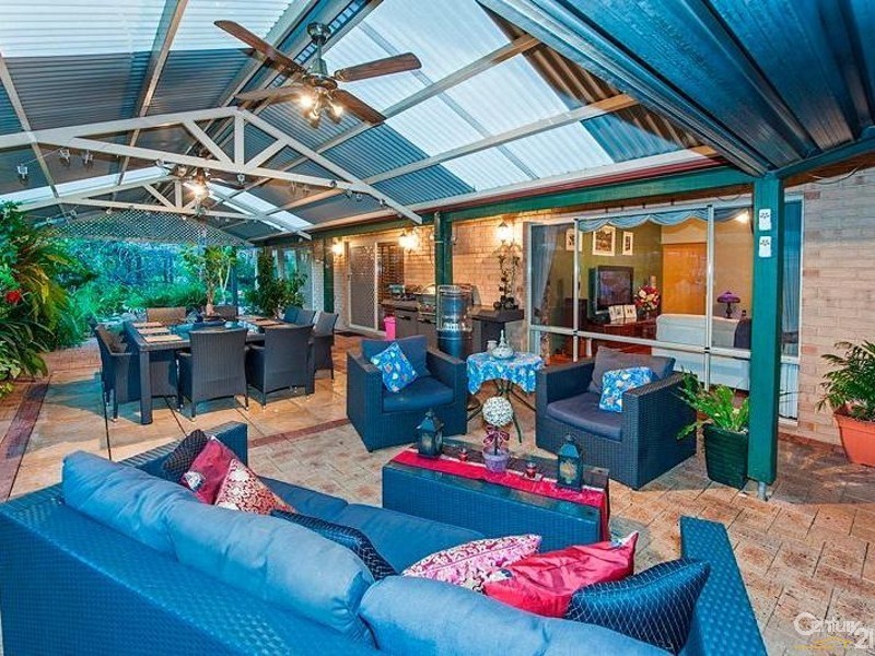 215 Treasure Road, Queens Park WA 6107