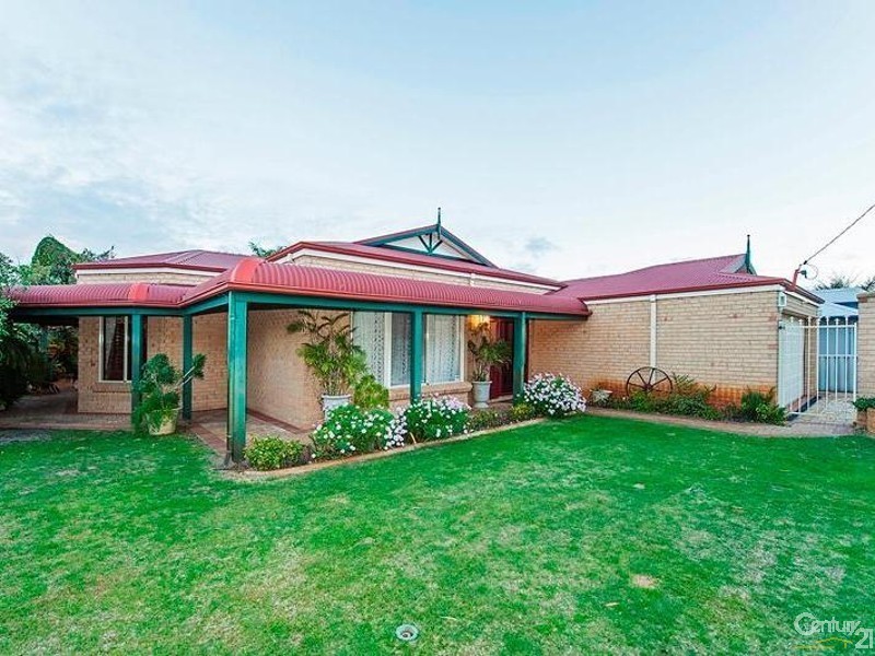 215 Treasure Road, Queens Park WA 6107