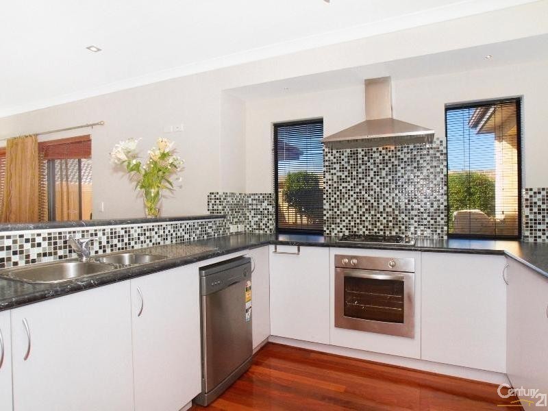 19 Claridge Circle, Thornlie WA 6108