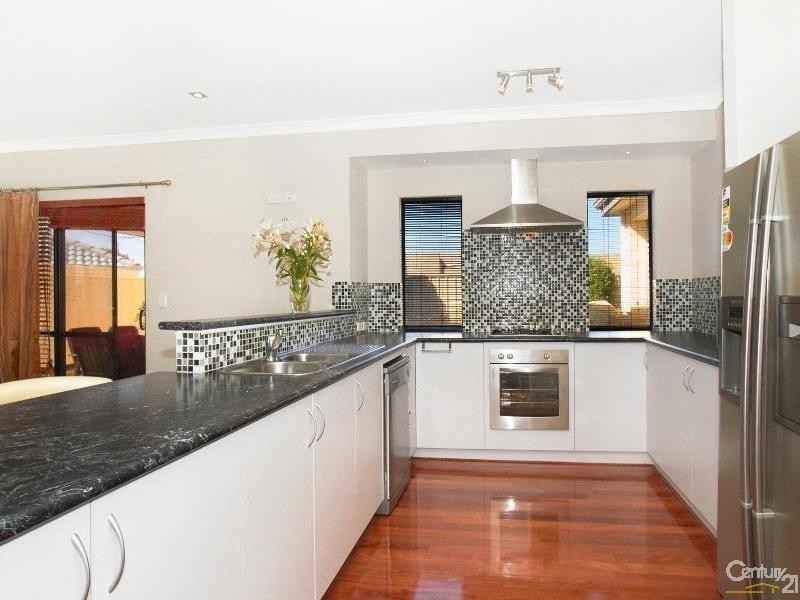 19 Claridge Circle, Thornlie WA 6108