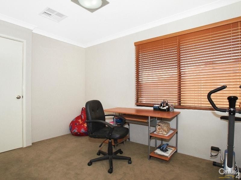 19 Claridge Circle, Thornlie WA 6108