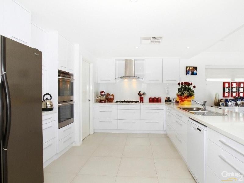 23 Bluestone Loop, Piara Waters WA 6112