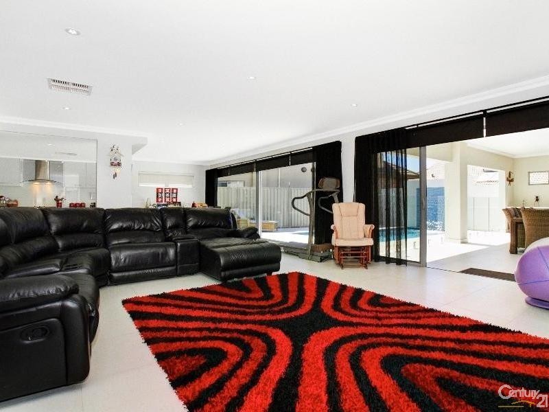 23 Bluestone Loop, Piara Waters WA 6112