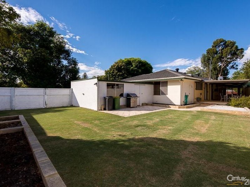 24 Sandon Road, Thornlie WA 6108
