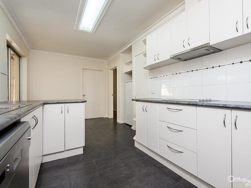 24 Sandon Road, Thornlie WA 6108