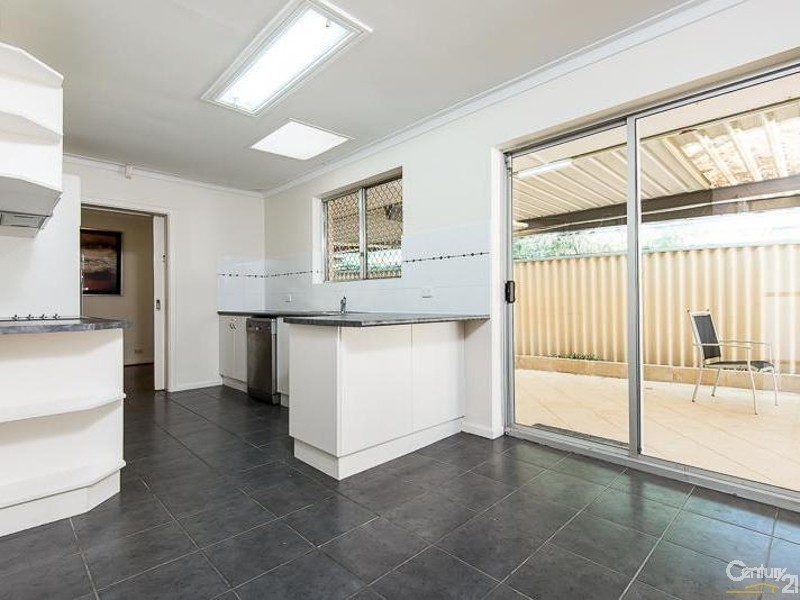 24 Sandon Road, Thornlie WA 6108