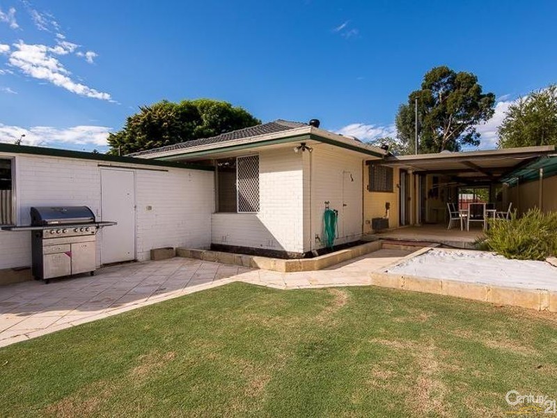 24 Sandon Road, Thornlie WA 6108