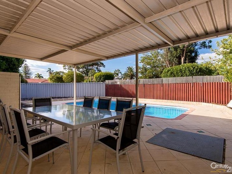 24 Sandon Road, Thornlie WA 6108