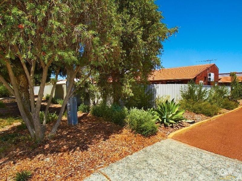 4/13-19 Saurel Way, Ferndale WA 6148