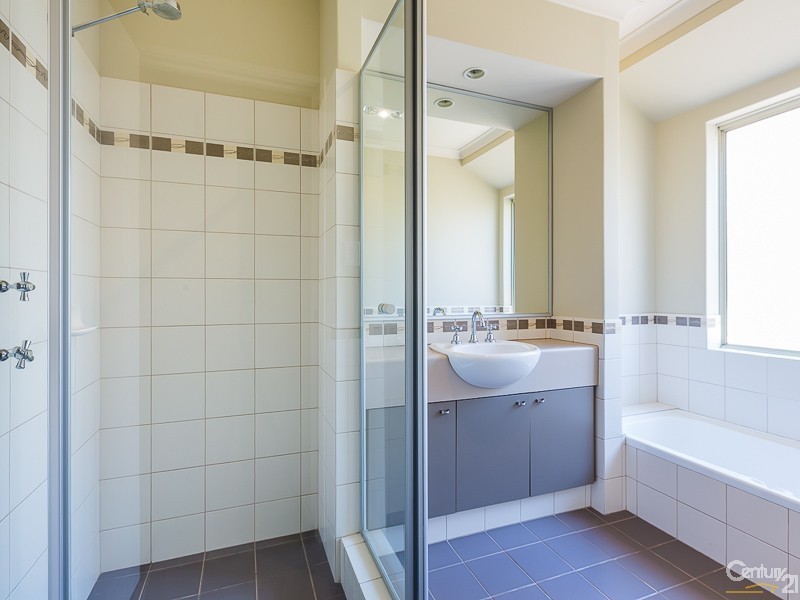 25 Pembrooke Lane, Canning Vale WA 6155