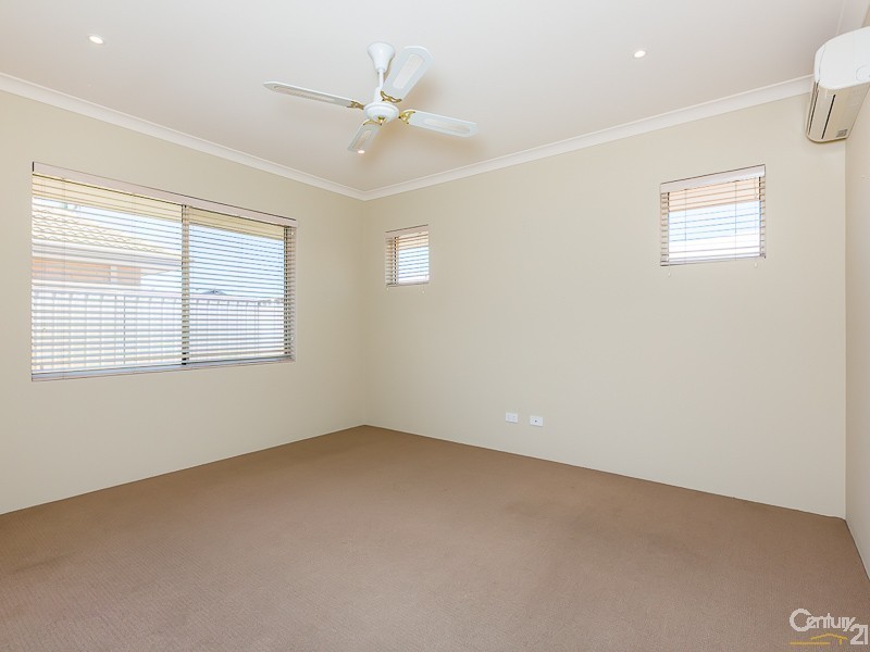 25 Pembrooke Lane, Canning Vale WA 6155