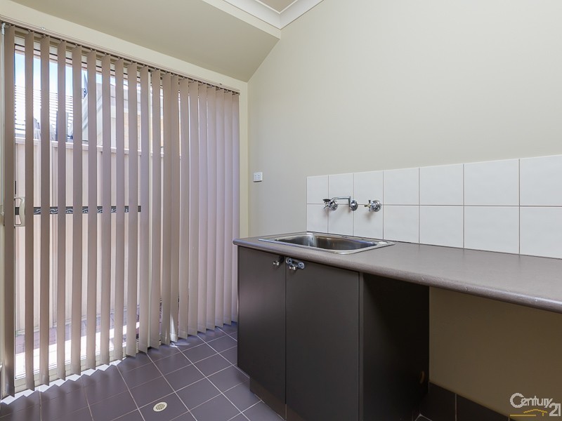 25 Pembrooke Lane, Canning Vale WA 6155