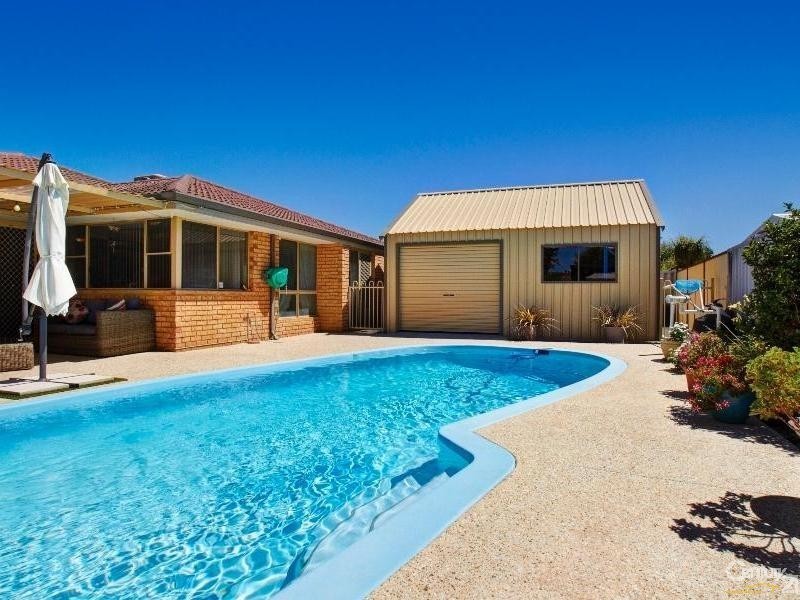 70 Regal Drive, Thornlie WA 6108