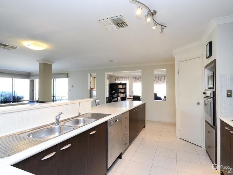 122 Dumbarton Road, Canning Vale WA 6155