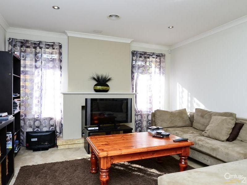 122 Dumbarton Road, Canning Vale WA 6155