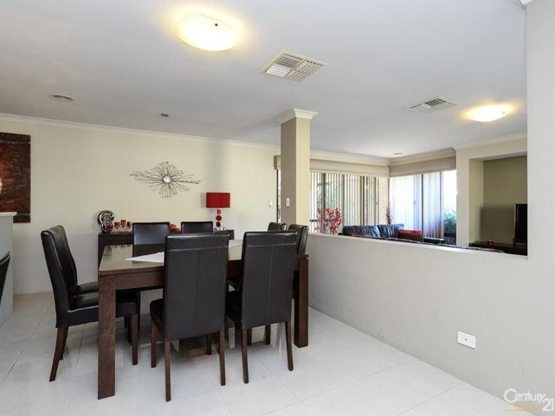 122 Dumbarton Road, Canning Vale WA 6155