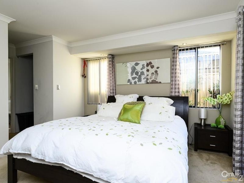 122 Dumbarton Road, Canning Vale WA 6155