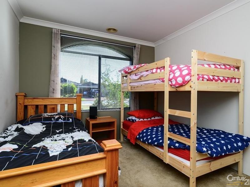 122 Dumbarton Road, Canning Vale WA 6155