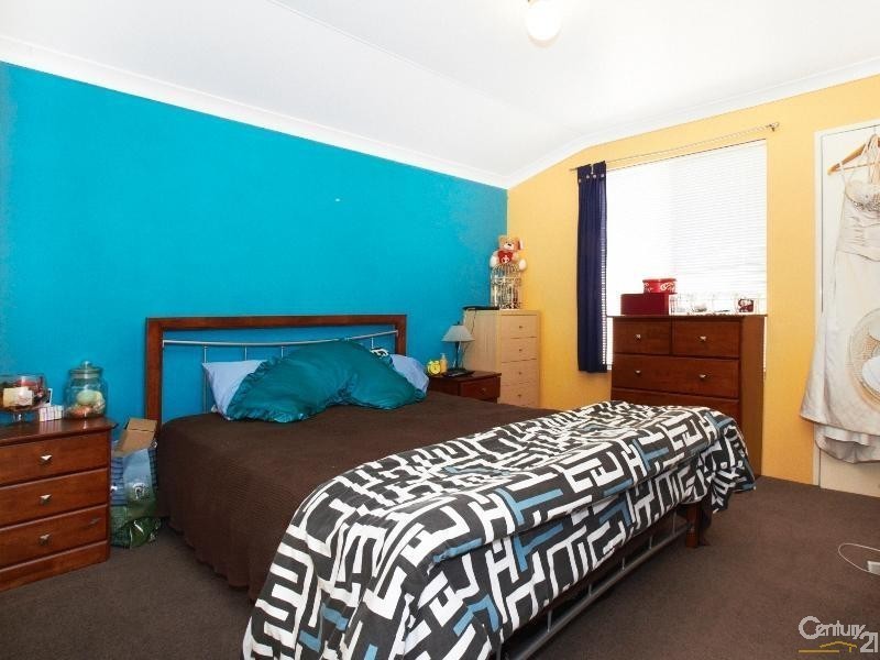 9 Hickory Drive, Thornlie WA 6108