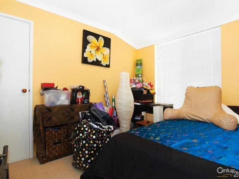 9 Hickory Drive, Thornlie WA 6108