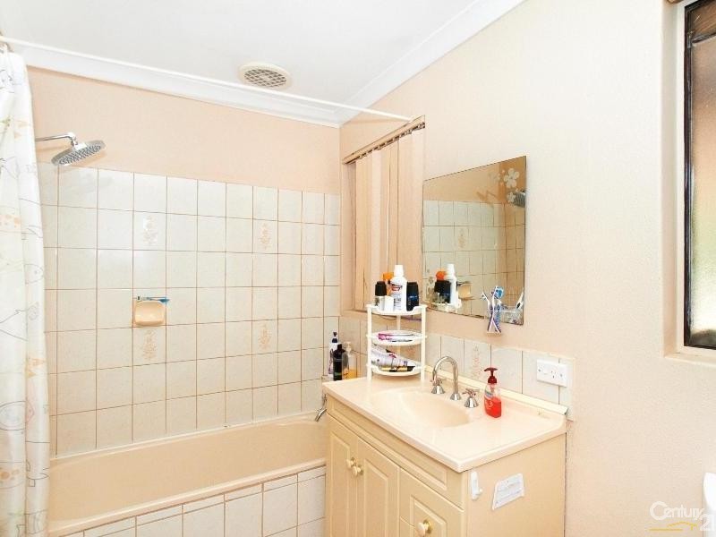 28  Ailsworth Court, Thornlie WA 6108