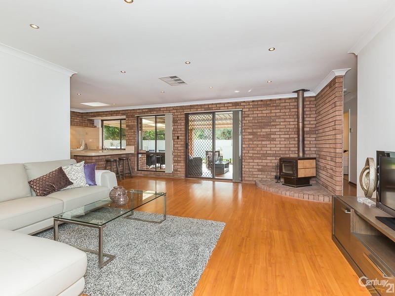 2 Adams Court, Kelmscott WA 6111