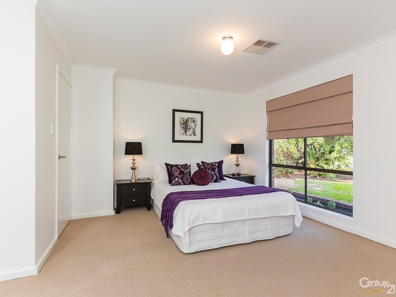 2 Adams Court, Kelmscott WA 6111