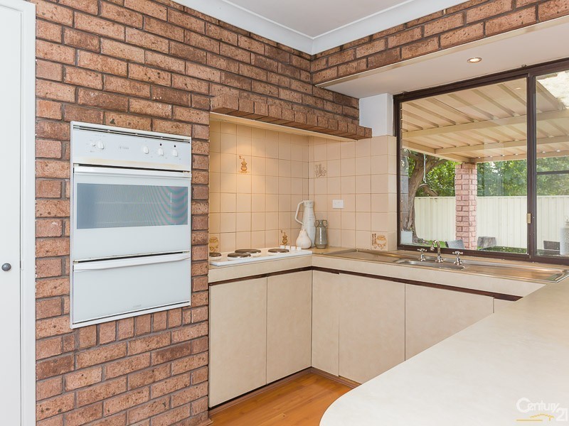 2 Adams Court, Kelmscott WA 6111