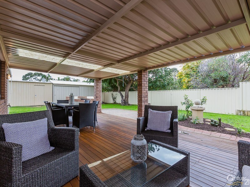 2 Adams Court, Kelmscott WA 6111