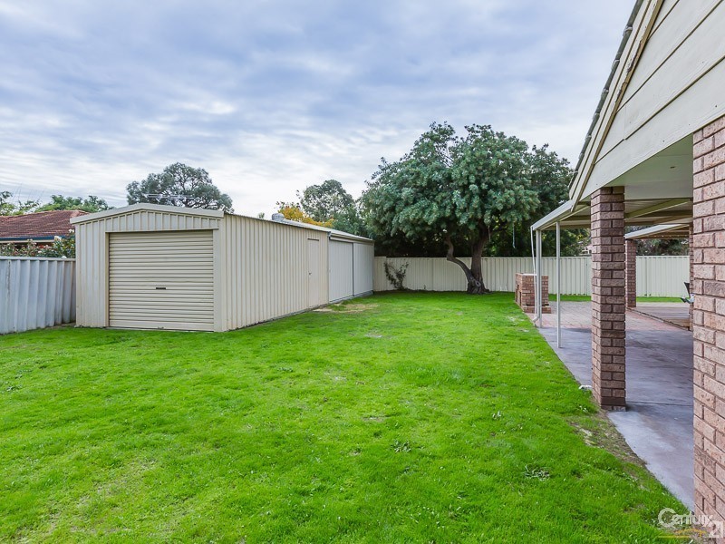 2 Adams Court, Kelmscott WA 6111