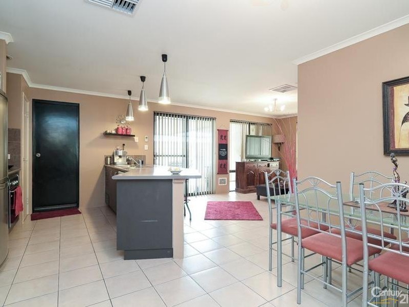 4 Milano Loop, Seville Grove WA 6112