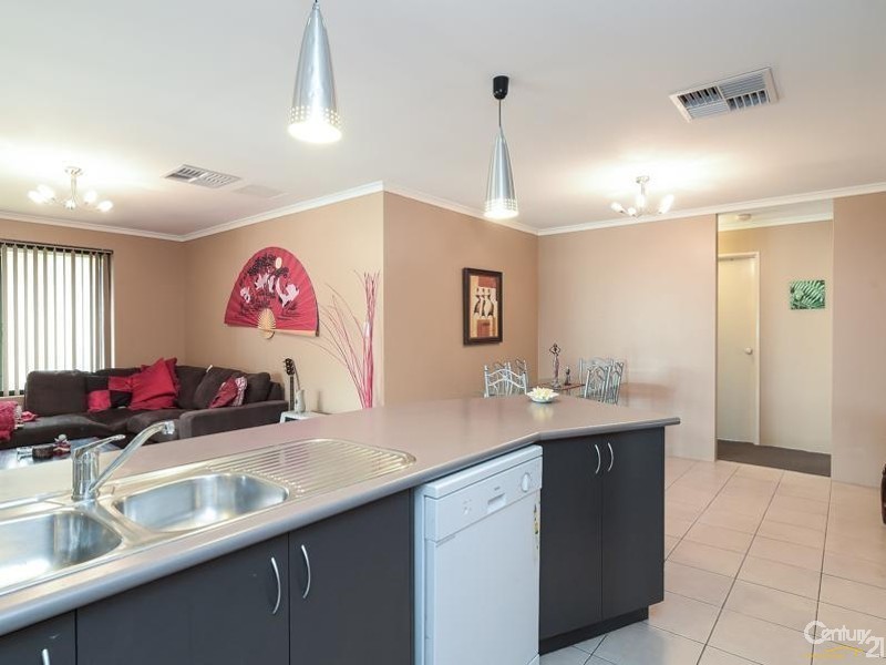 4 Milano Loop, Seville Grove WA 6112