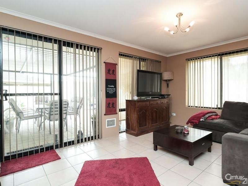 4 Milano Loop, Seville Grove WA 6112