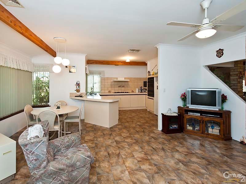 14 Manders Way, Singleton WA 6175