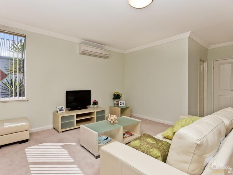 42/25 The Parkway, Ellenbrook WA 6069