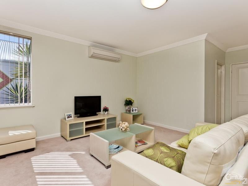 42/25 The Parkway, Ellenbrook WA 6069