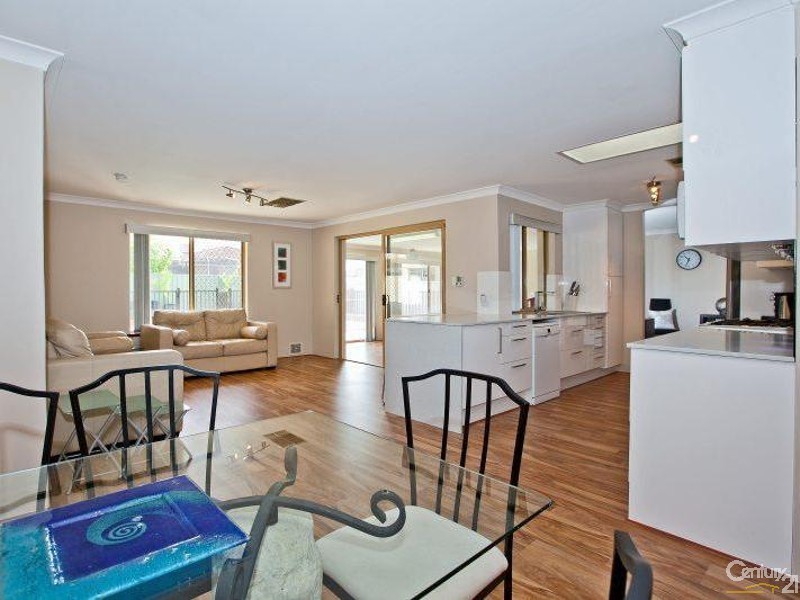 5 Redfern Close, Thornlie WA 6108