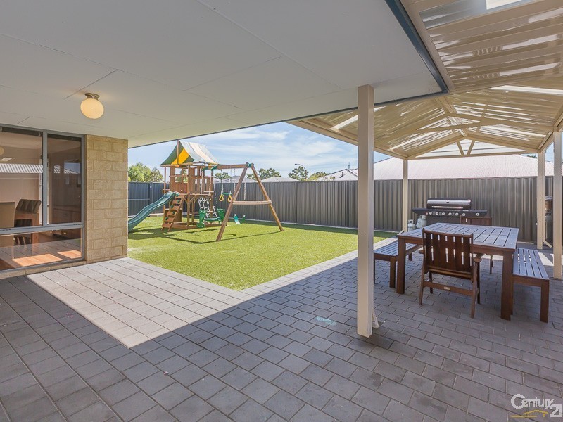 61 Barnevelder Bend, Southern River WA 6110