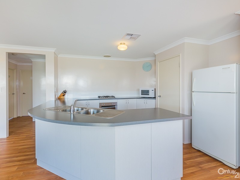 61 Barnevelder Bend, Southern River WA 6110