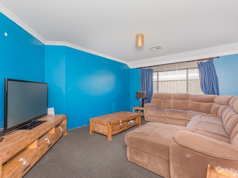 61 Barnevelder Bend, Southern River WA 6110