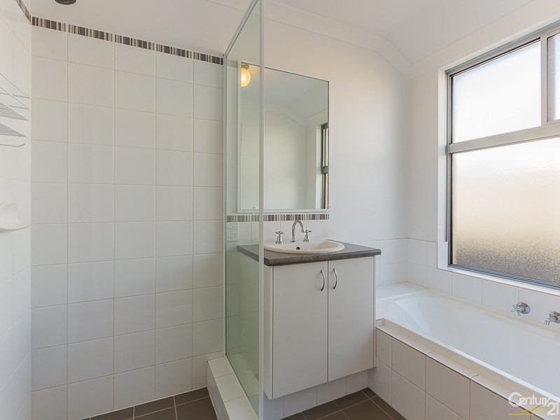 61 Barnevelder Bend, Southern River WA 6110