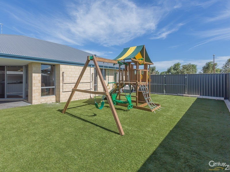 61 Barnevelder Bend, Southern River WA 6110