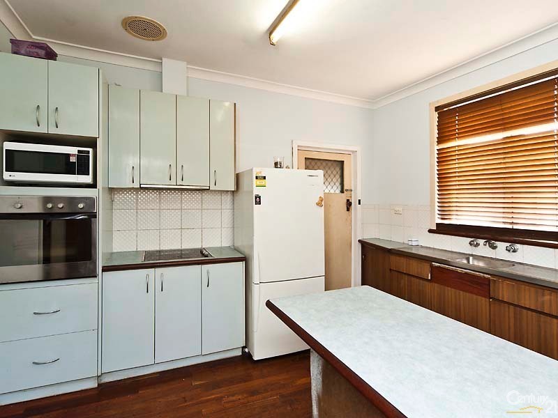 15 Walgreen Crescent, Calista WA 6167