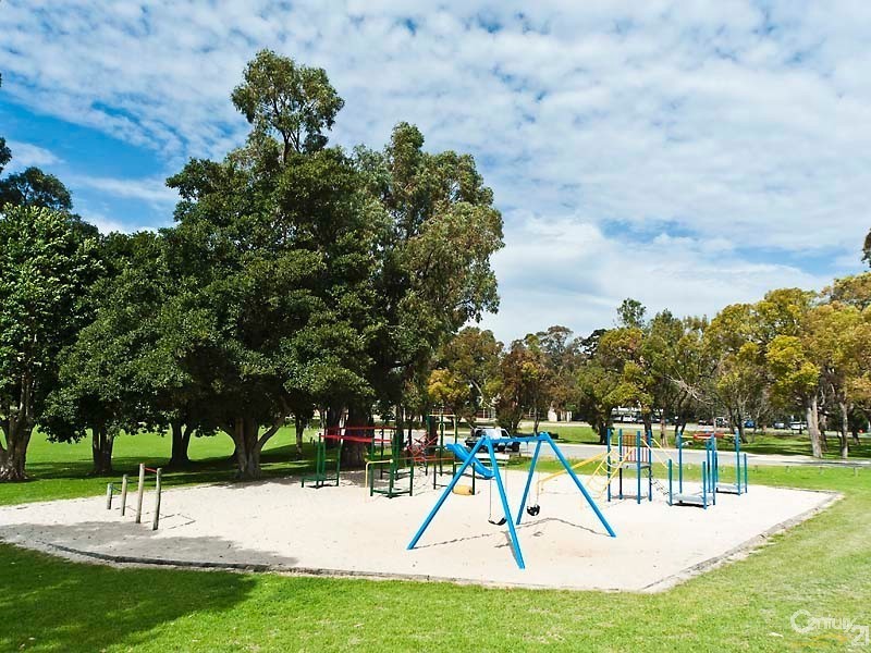 15 Walgreen Crescent, Calista WA 6167