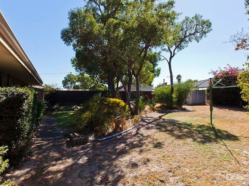 24 Plover Drive, Yangebup WA 6164