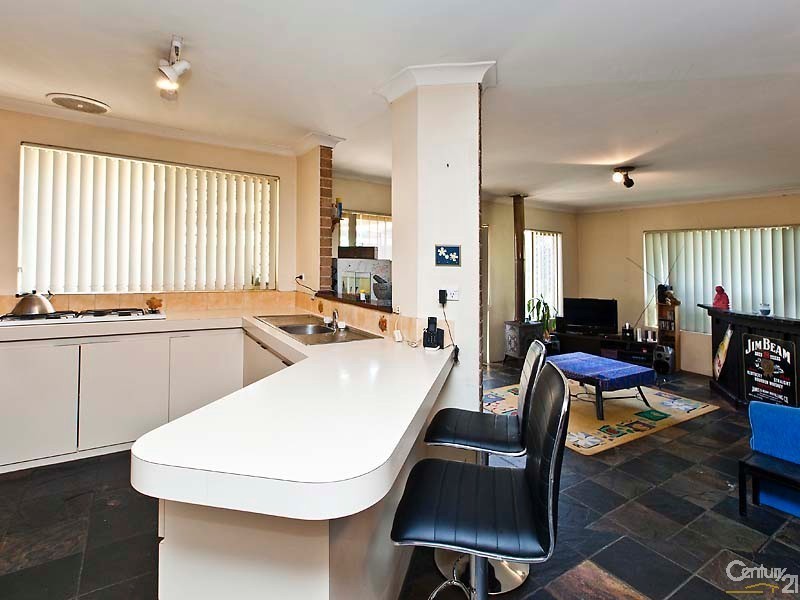 24 Plover Drive, Yangebup WA 6164